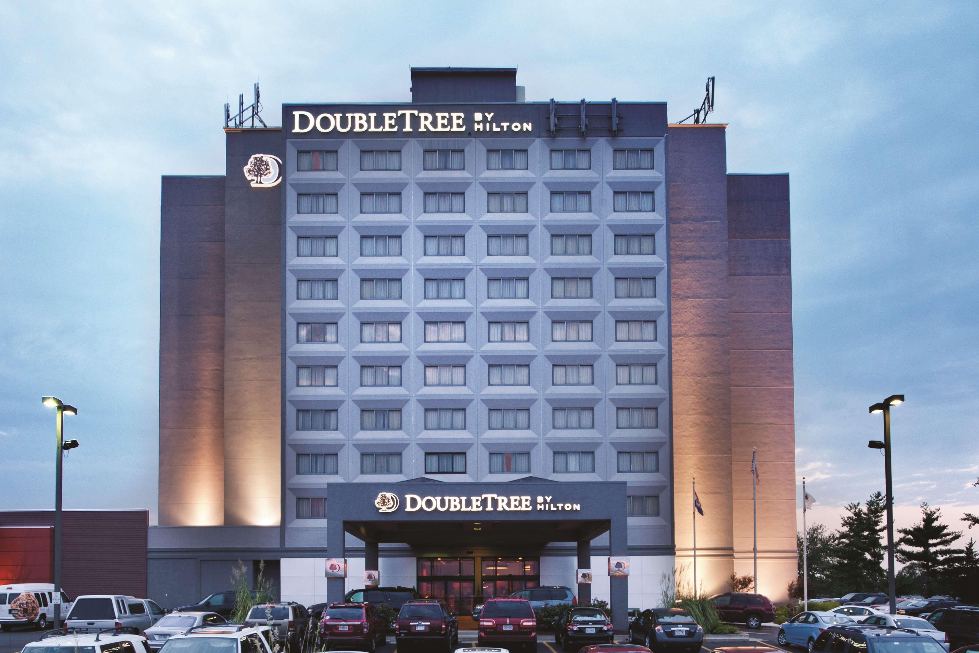 Doubletree By Hilton Springfield Hotel Exterior photo